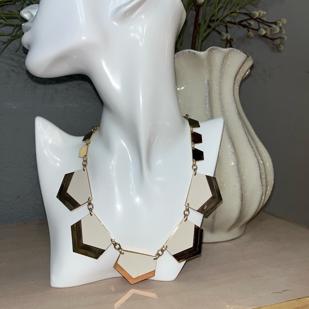 Elegant Gold and Cream Geometric Necklace